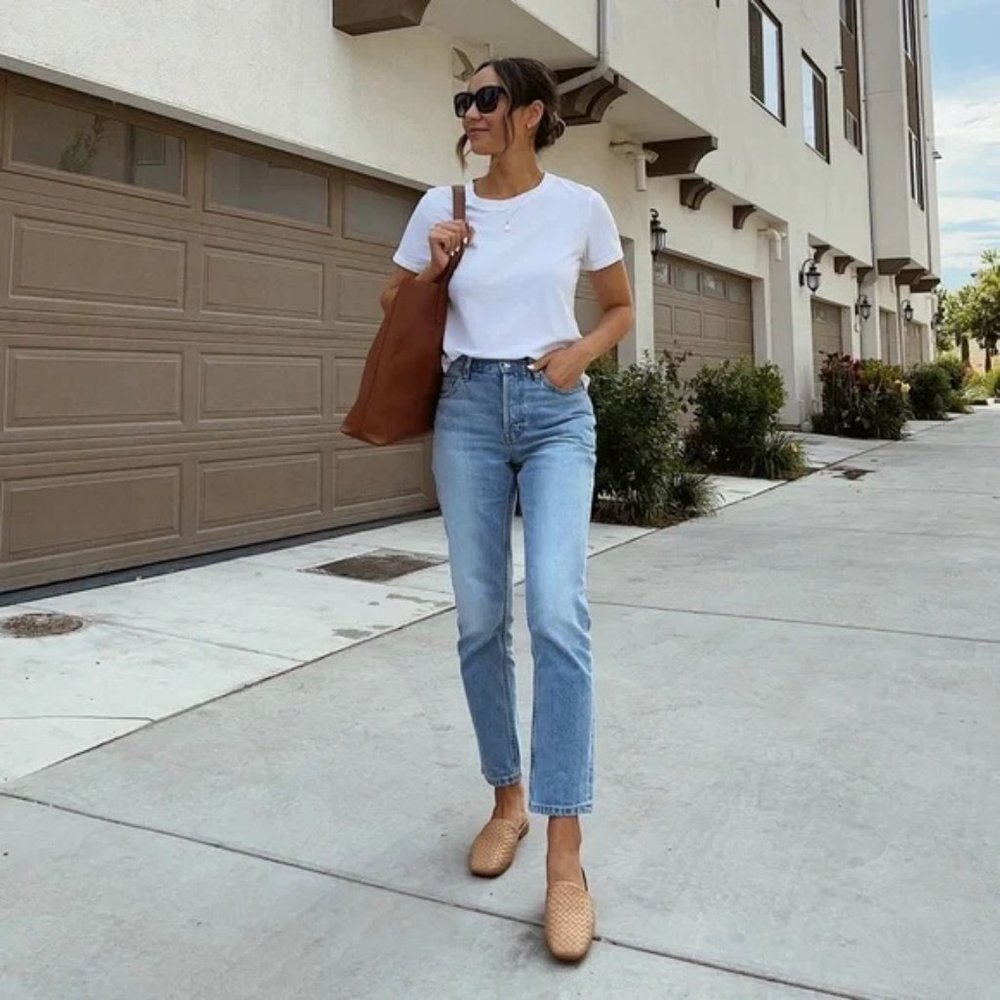 Everlane The ‘90s Cheeky Jean in Light Vintage Wash